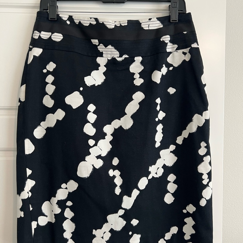 The Limited Black and White Pencil Skirt